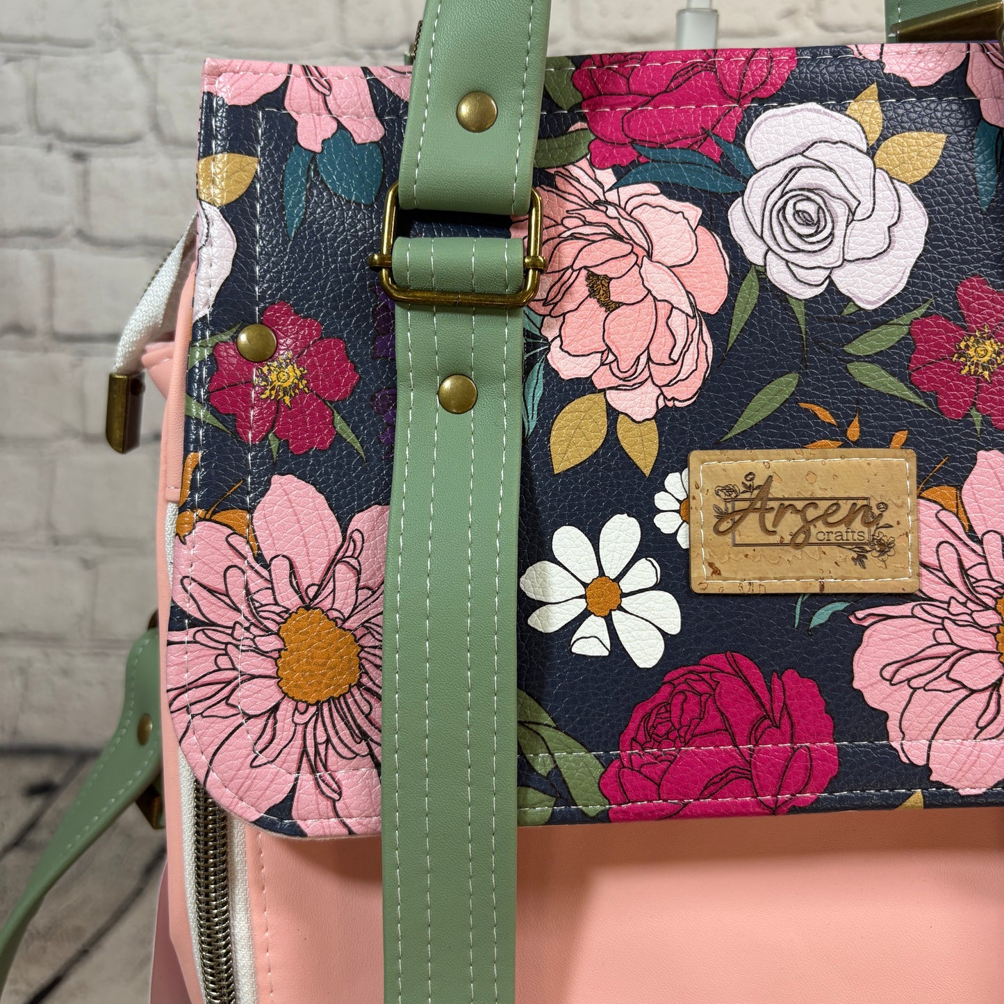 Floral Vadon Handbag with Crossbody Strap