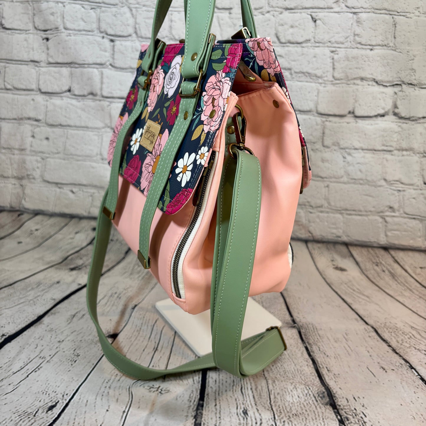 Floral Vadon Handbag with Crossbody Strap