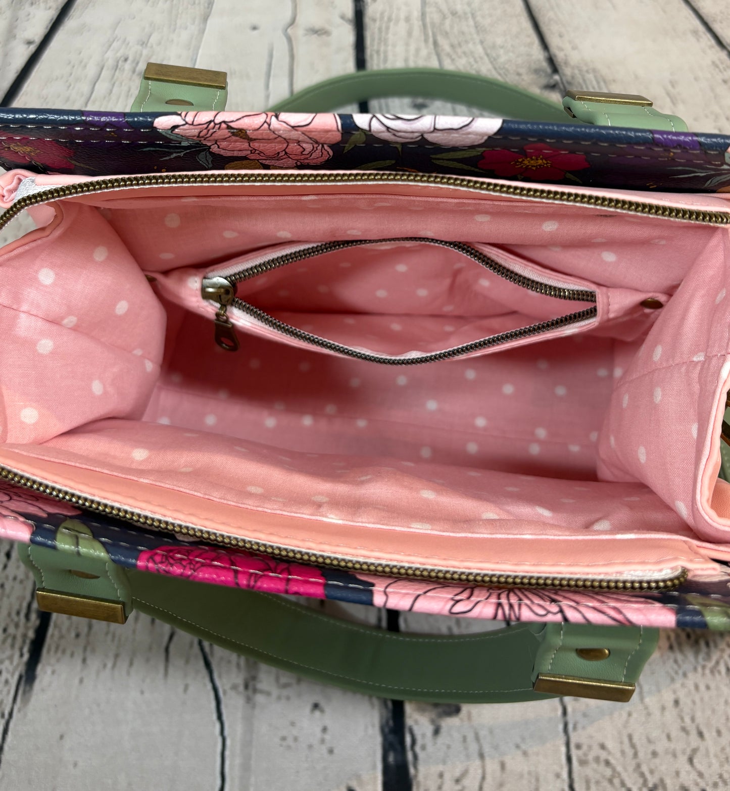 Floral Vadon Handbag with Crossbody Strap