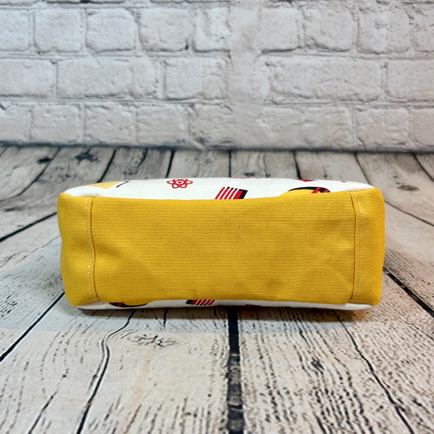 FFCo x AC - I2I Essential Zipper Pouch