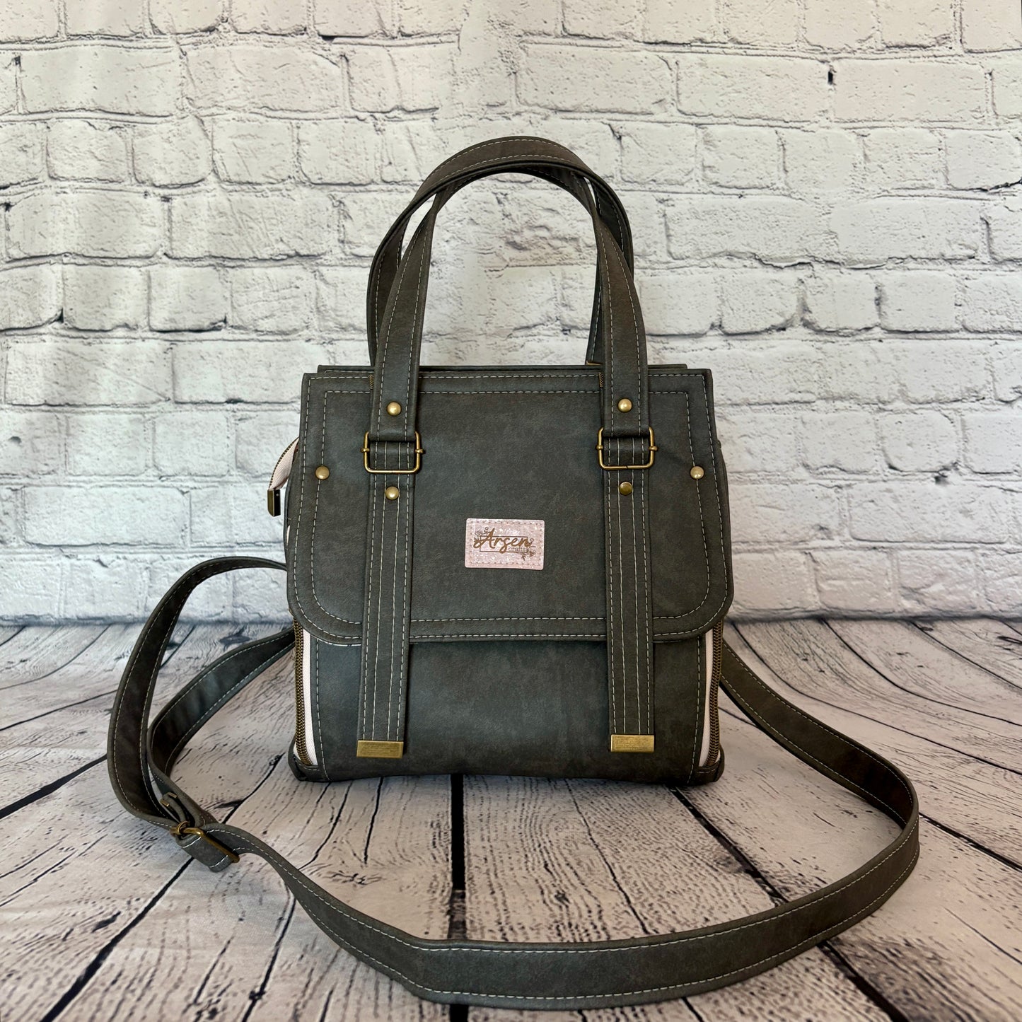 The Vadon Handbag with Crossbody Strap - Grey