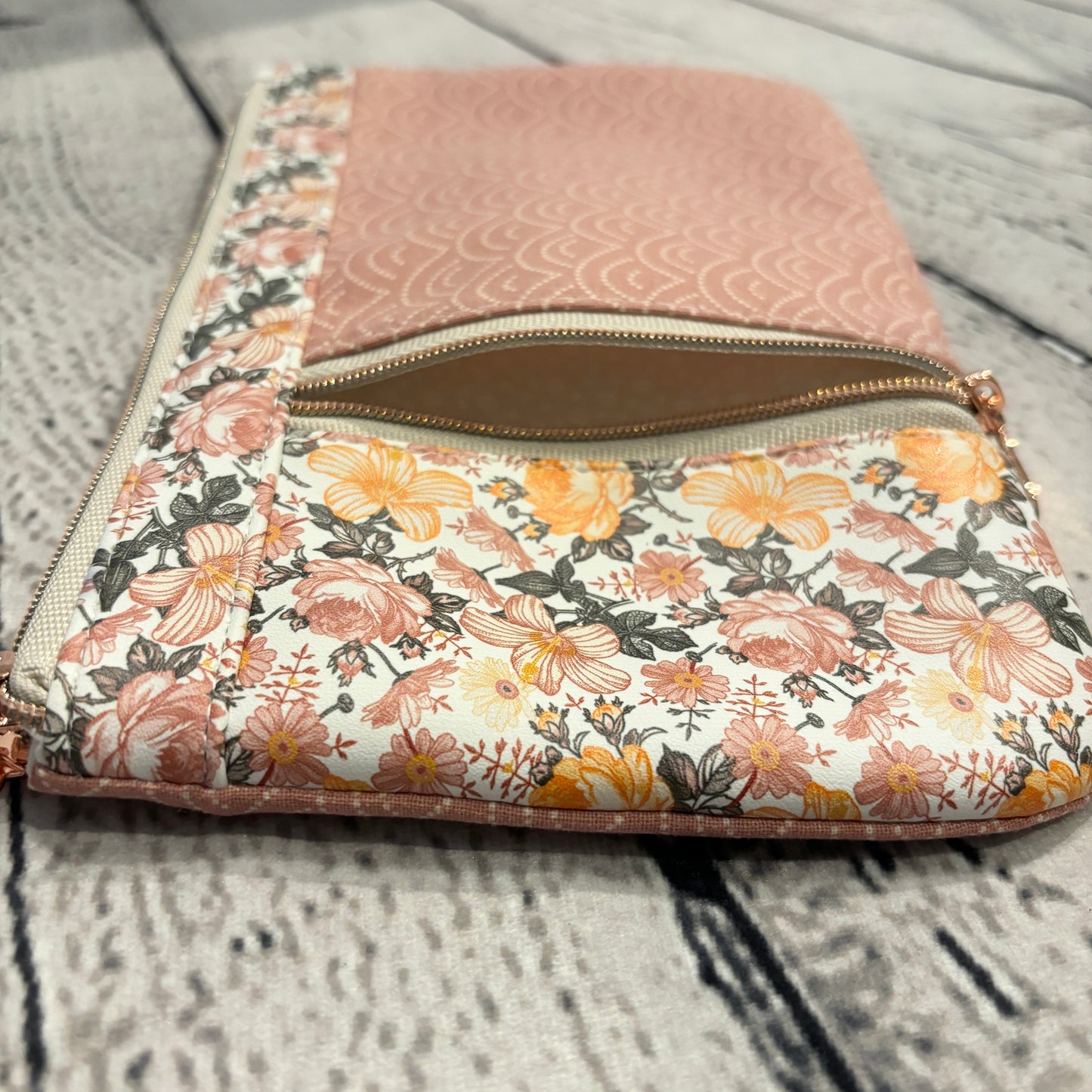 Floral & Scallops Zippered Wallet