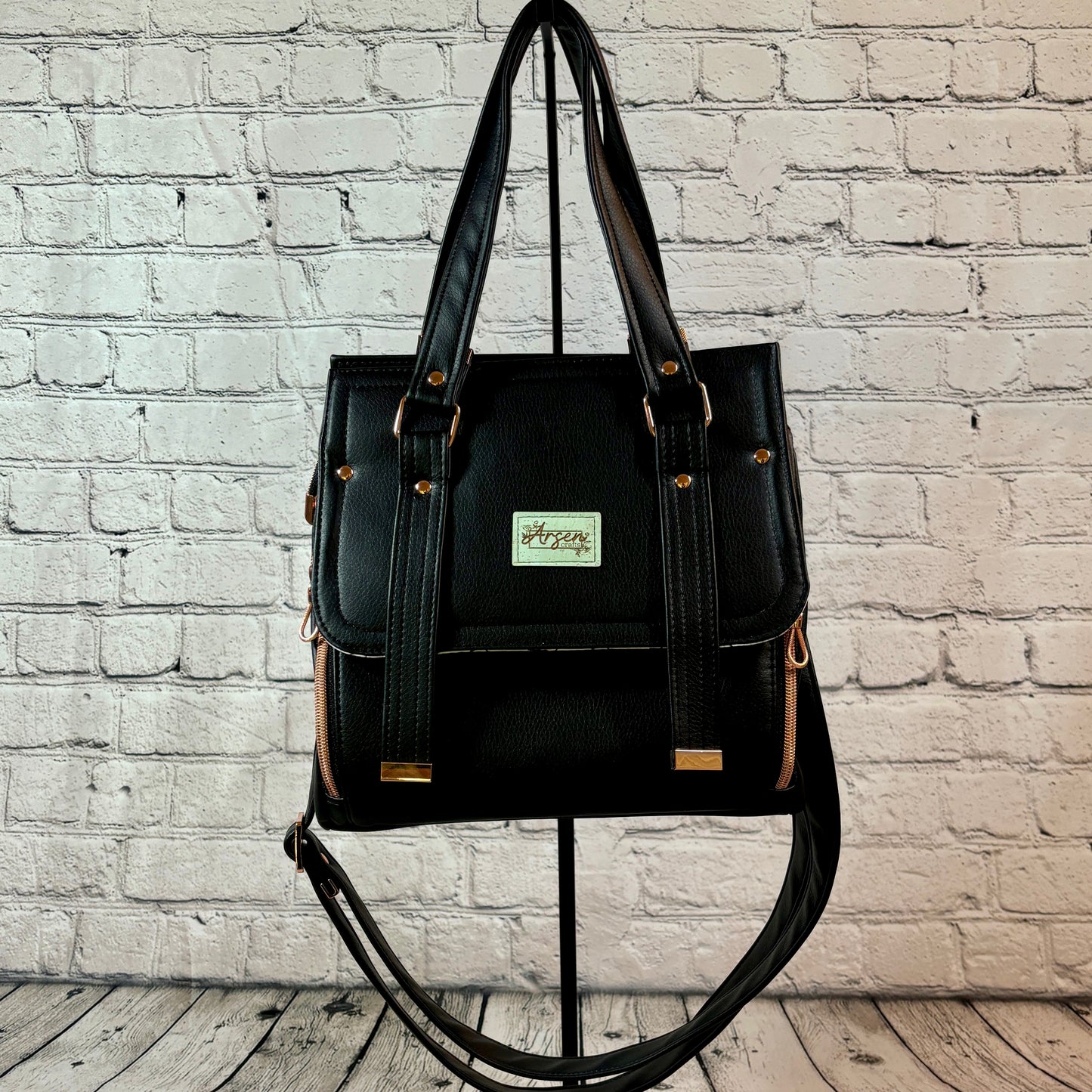 The Vadon Handbag with Crossbody Strap