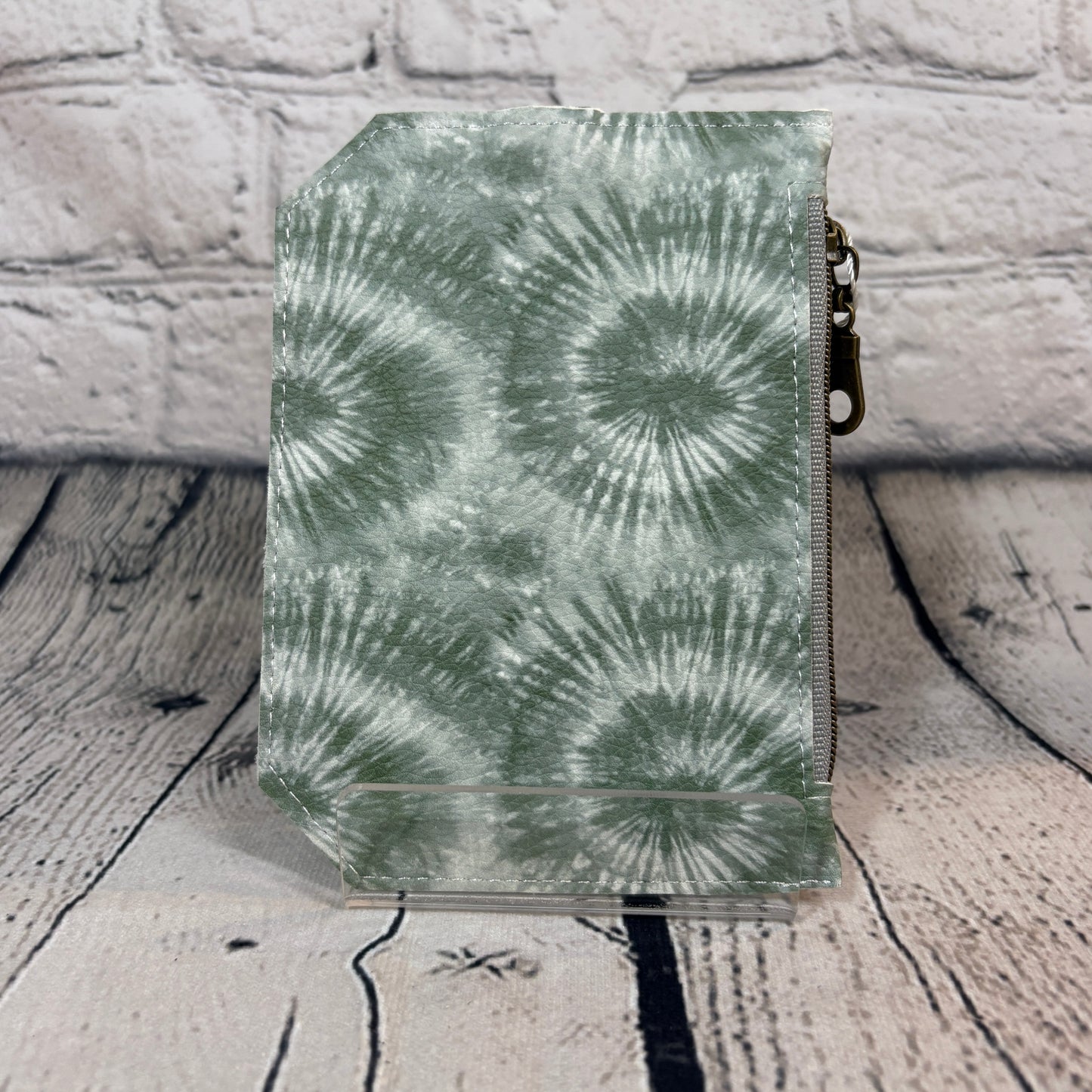 Olive Tie Dye Pocket Pal